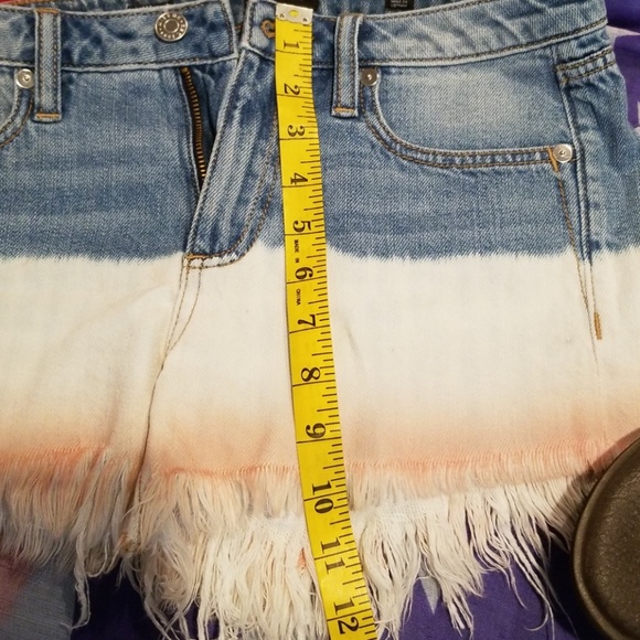 Miss Me Shorts , Size 26 - Picture 5 of 6